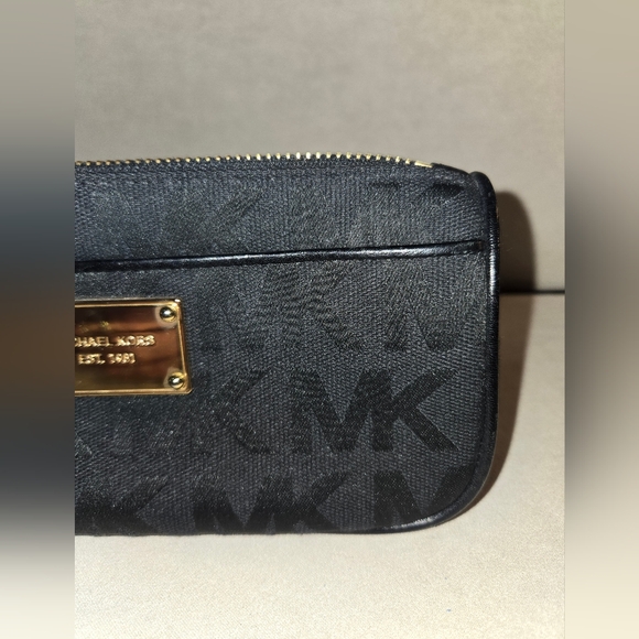 Michael Kors Cosmetic Bag/ Pouch - Picture 4 of 16